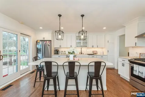 8 Cypress Court Fairfield NJ 07004