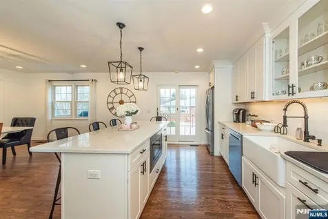 8 Cypress Court Fairfield NJ 07004