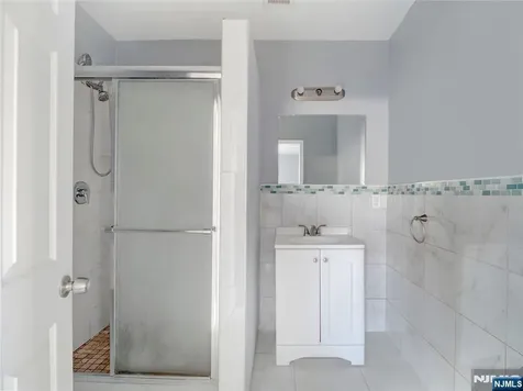 156 Crystal Street North Arlington NJ 07031