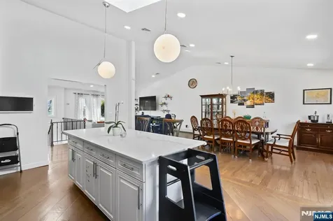 15 Wanda Court Clifton NJ 07014