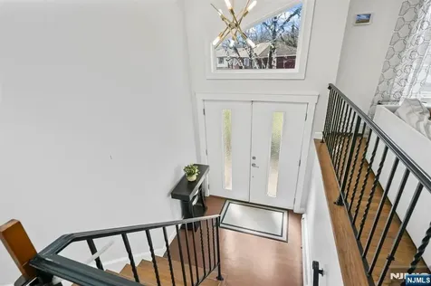 15 Wanda Court Clifton NJ 07014