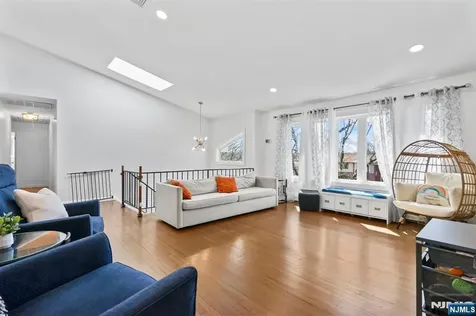 15 Wanda Court Clifton NJ 07014