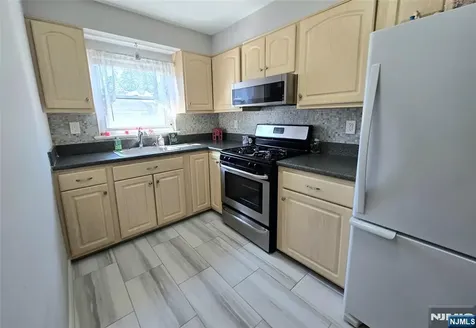 479 Maple Hill Drive Hackensack NJ 07601