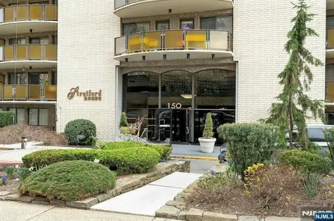 150 Overlook Avenue Hackensack NJ 07601