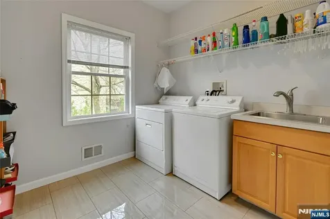 123 Livingston Avenue Livingston NJ 07039