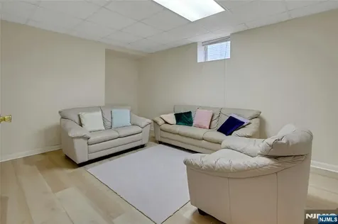 123 Livingston Avenue Livingston NJ 07039