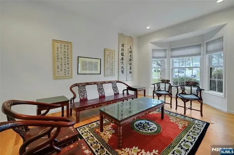 123 Livingston Avenue Livingston NJ 07039