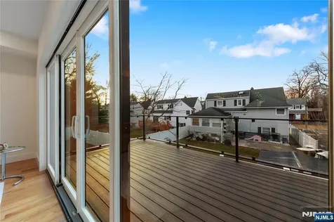 811 Jassamine Way Fort Lee NJ 07024