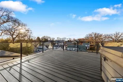 811 Jassamine Way Fort Lee NJ 07024