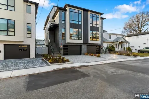811 Jassamine Way Fort Lee NJ 07024