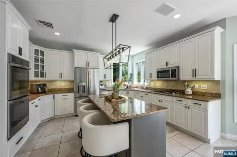 18 Renshaw Drive Montville Township NJ 07045