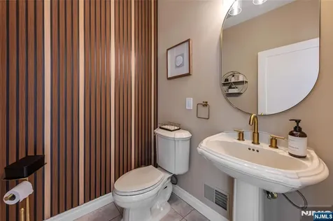18 Renshaw Drive Montville Township NJ 07045