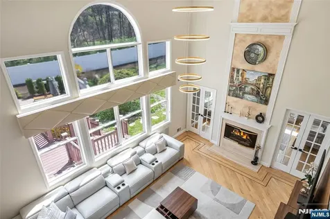 18 Renshaw Drive Montville Township NJ 07045
