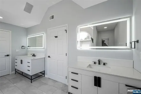 18 Renshaw Drive Montville Township NJ 07045
