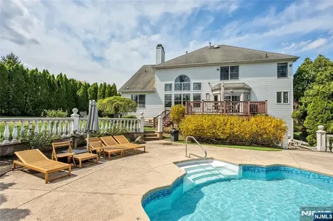 18 Renshaw Drive Montville Township NJ 07045