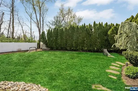 18 Renshaw Drive Montville Township NJ 07045