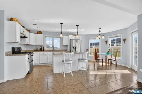 4 Coventry Road Hamburg NJ 07419