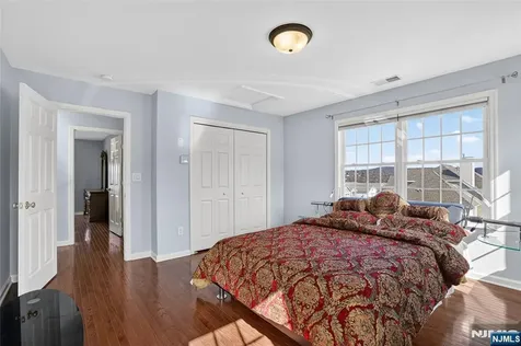 4 Coventry Road Hamburg NJ 07419
