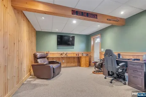 85 Larsen Road West Milford NJ 07480