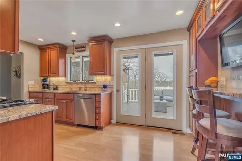 85 Larsen Road West Milford NJ 07480