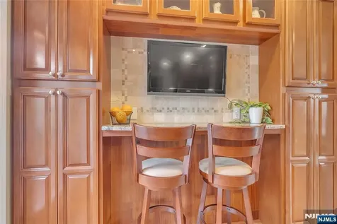85 Larsen Road West Milford NJ 07480