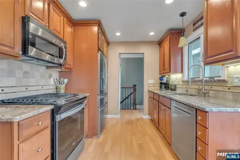 85 Larsen Road West Milford NJ 07480
