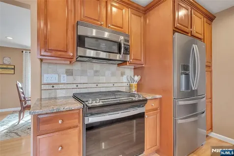 85 Larsen Road West Milford NJ 07480