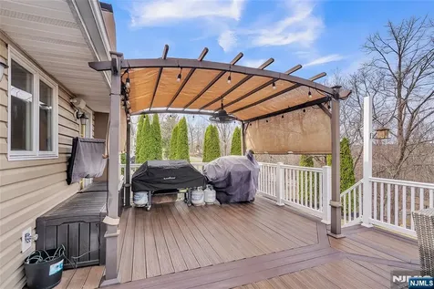 85 Larsen Road West Milford NJ 07480