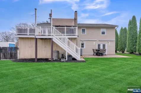 85 Larsen Road West Milford NJ 07480