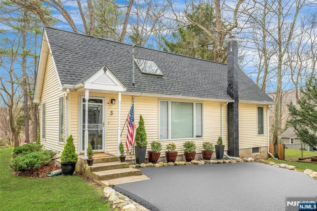3 Redmans Drive Jefferson Township NJ 07438