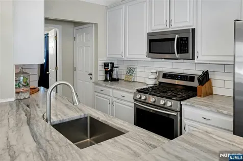 3 Redmans Drive Jefferson Township NJ 07438