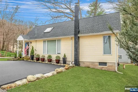 3 Redmans Drive Jefferson Township NJ 07438
