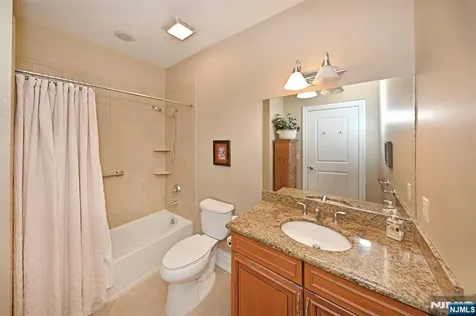 2303 Rio Vista Lane Northvale NJ 07647
