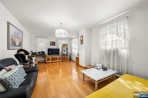 539 Bergen Boulevard Ridgefield NJ 07657
