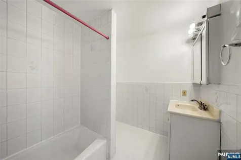 539 Bergen Boulevard Ridgefield NJ 07657