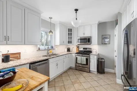 36 Hasbrouck Place Rutherford NJ 07070