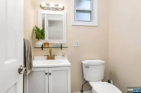 36 Hasbrouck Place Rutherford NJ 07070