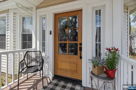 36 Hasbrouck Place Rutherford NJ 07070