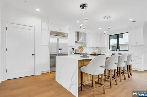28 Skye Drive Paramus NJ 07652