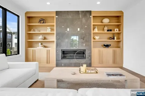 28 Skye Drive Paramus NJ 07652