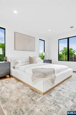 28 Skye Drive Paramus NJ 07652