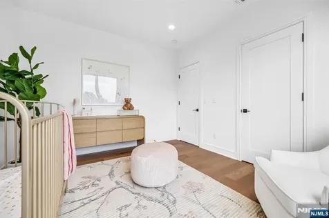 28 Skye Drive Paramus NJ 07652