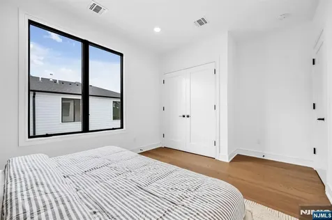 28 Skye Drive Paramus NJ 07652
