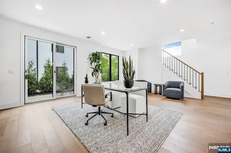 28 Skye Drive Paramus NJ 07652