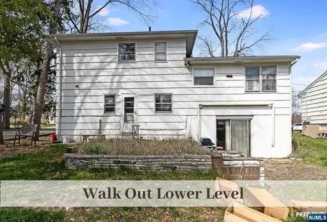 29 Lindbergh Parkway Waldwick NJ 07463