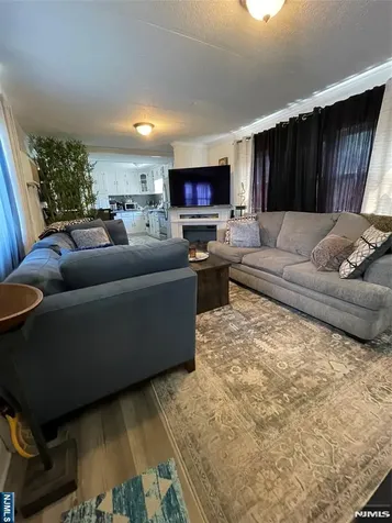 28 Finns Drive Wayne NJ 07470