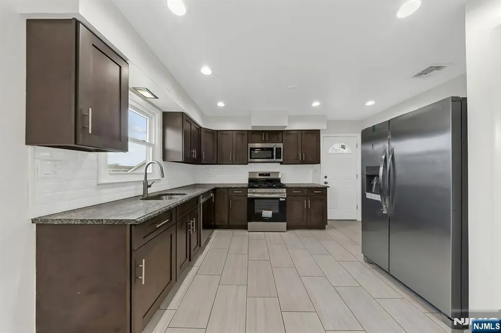 11 Sibel Court Woodland Park NJ 07424
