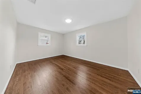 11 Sibel Court Woodland Park NJ 07424