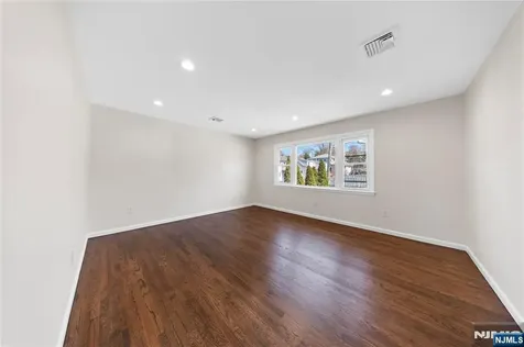 11 Sibel Court Woodland Park NJ 07424