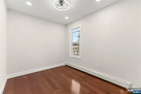 633 Lafayette Avenue Hawthorne NJ 07506
